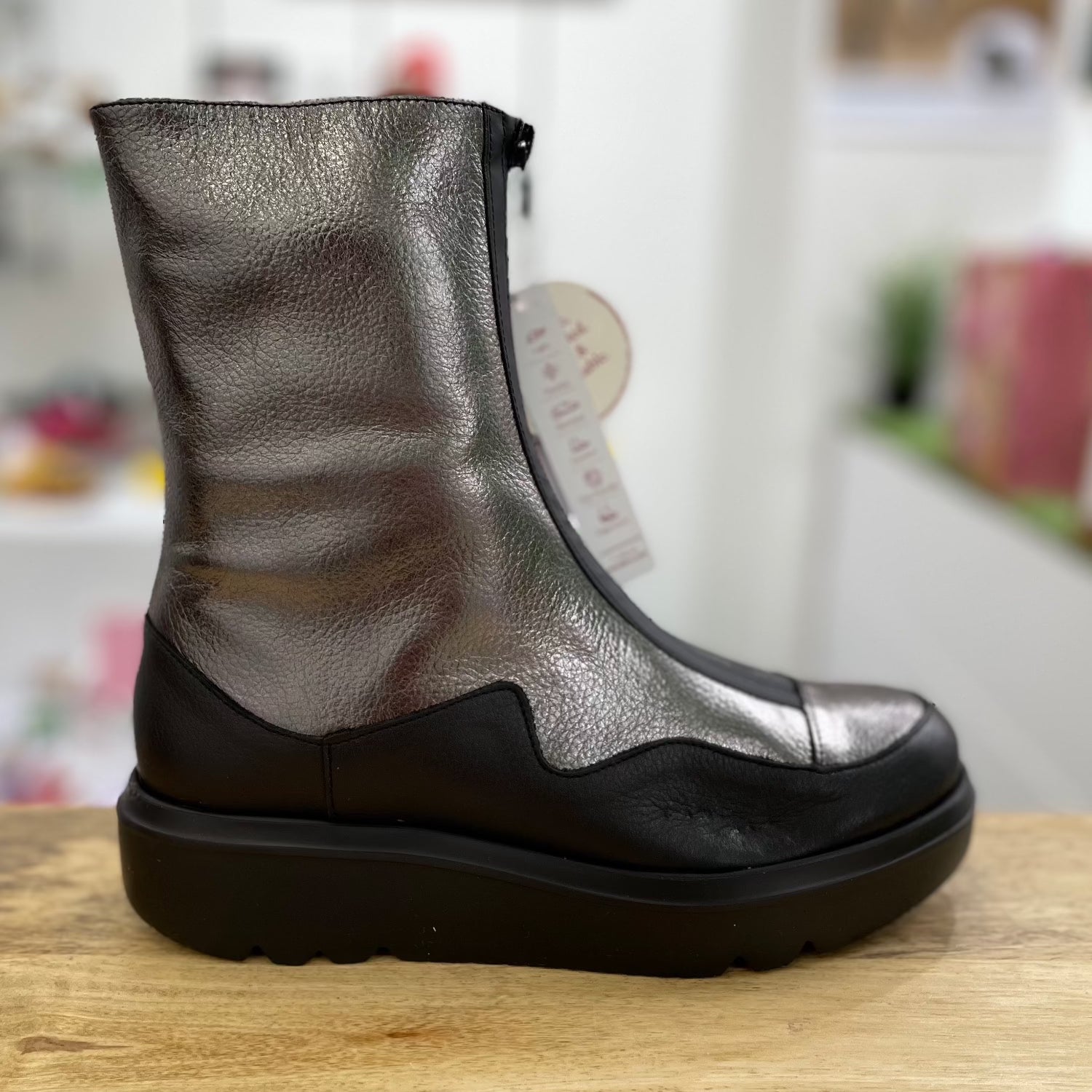 Wonders A 2822 Ladies Spanish Silver Leather Front Zip Ankle Boots