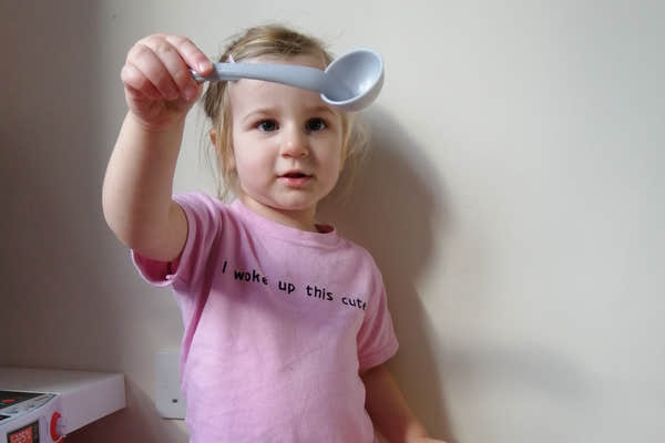 How to measure children's feet at home