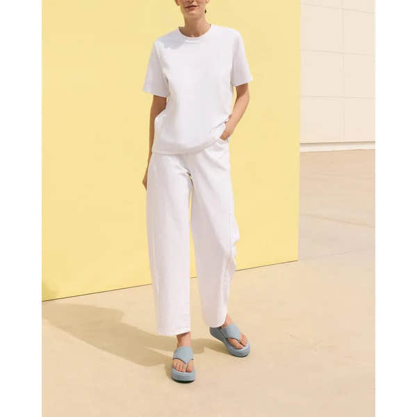 FitFlop light denim textile platform T-bar sandals for women, stylish and comfortable summer footwear.
