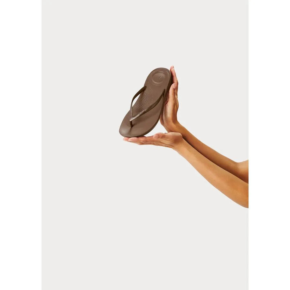 FitFlop E54-012 Iquishion Ladies Bronze T-bar Sandals, lightweight flip-flops with metallic bronze strap, cushioned footbed, for women.