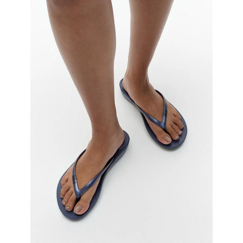 FitFlop E54-399 Iquishion Women's Midnight Navy T-Bar Sandals with cushioned sole and strappy design.