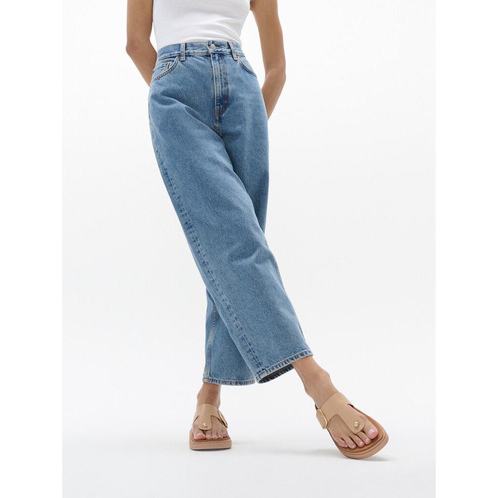 FitFlop HE7-B41 Gen-FF women's wide beige leather buckle sandals, stylish and comfortable summer footwear.