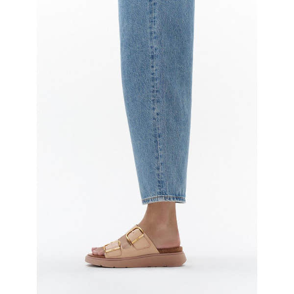 FitFlop HE8-B41 Gen-FF women's wide beige leather buckle sandals with chunky sole and open toe.