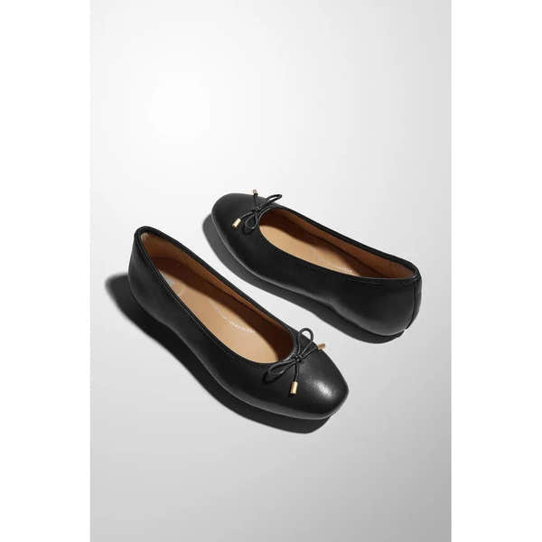 FitFlop HX8-001 Delicato Bow Women's Black Leather Slip-On Shoes, ballet flat style with bow detail.
