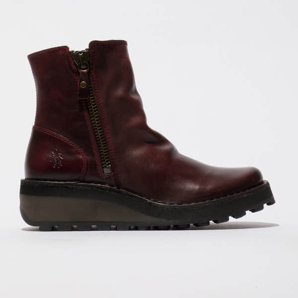 Fly HOLE146FLY women's wine leather twin-zip ankle boots with rugged rubber sole. Stylish, slip-resistant, and easy to wear.