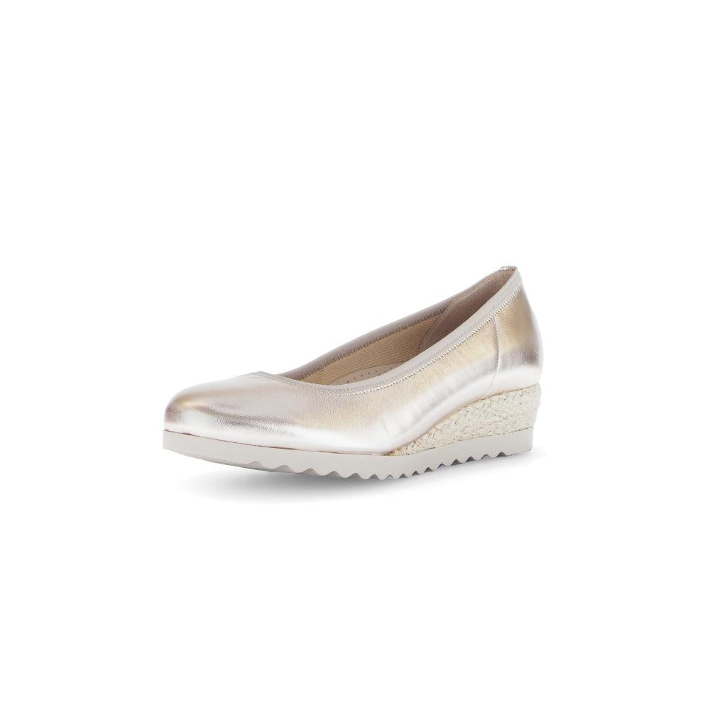 Gabor Epworth ladies' gold leather slip-on shoes with wedge sole and textured outsole.