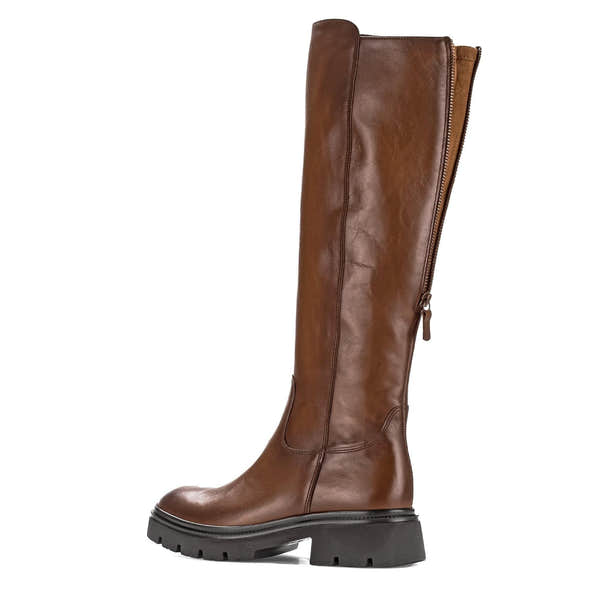 Gabor women's knee-high brown leather riding boots with side zipper and chunky sole, designed for style and comfort.