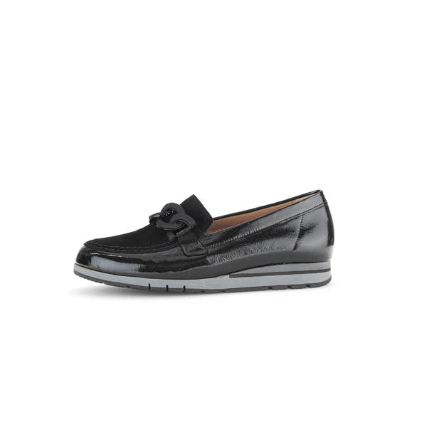 Gabor 72.415.87 Bea black slip-on loafers for women with soft patent leather and stylish chain accent.