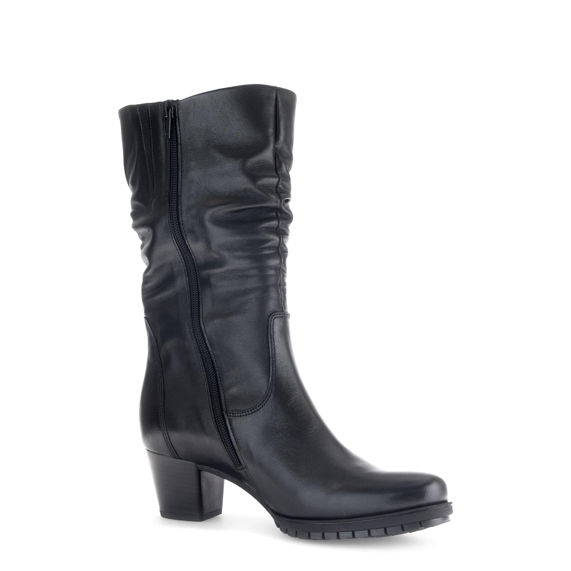 Gabor 76.606.57 Olivetti women's black waxed leather ankle boots with side zipper and mid-height heel.