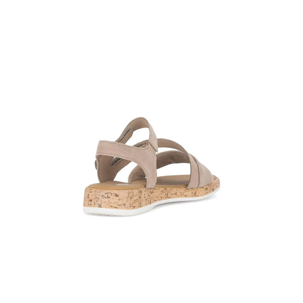 Gabor Oporto ladies sandals in beige leather with touch fastening and cork-effect sole.