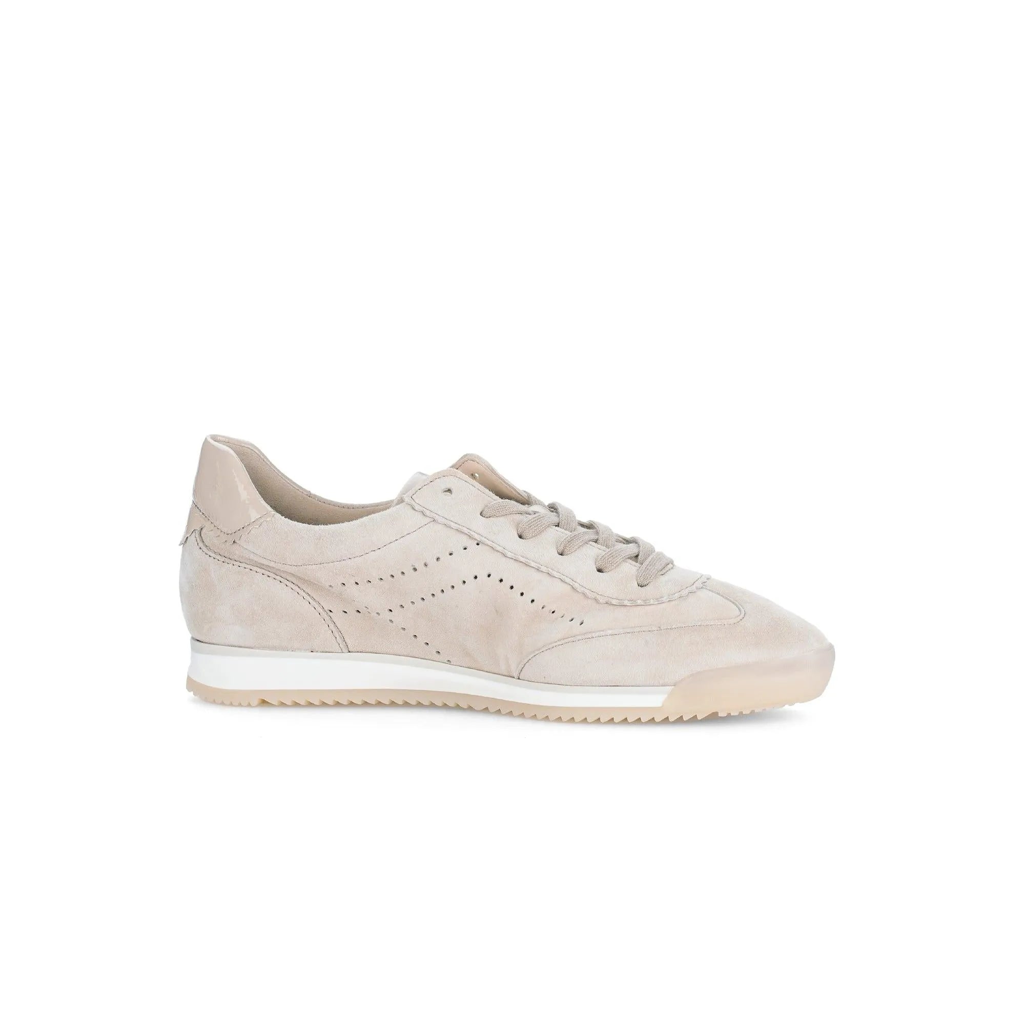 Gabor Novice ladies lace-up trainers in beige oak leather with perforated details and a white and beige rubber sole.