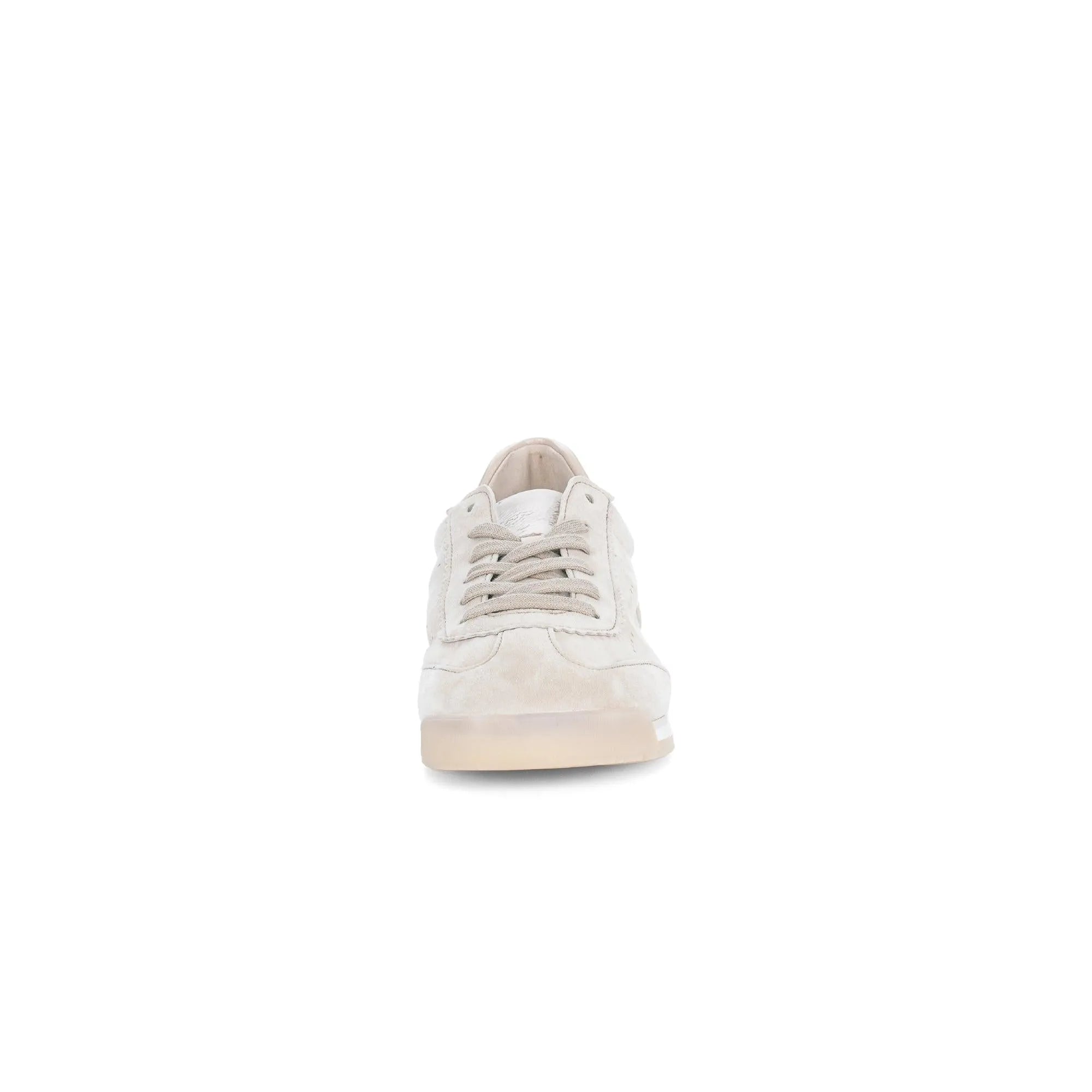 Gabor ladies' lace-up trainers in oak leather, with beige laces and a beige sole, styled casually with a sleek design.