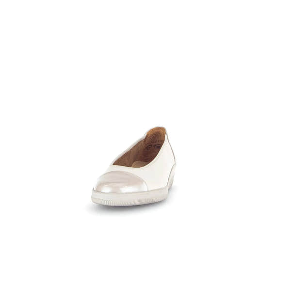 Gabor Petunia women's ivory leather slip-on shoes with rounded toe and low heel, casual and comfortable footwear.