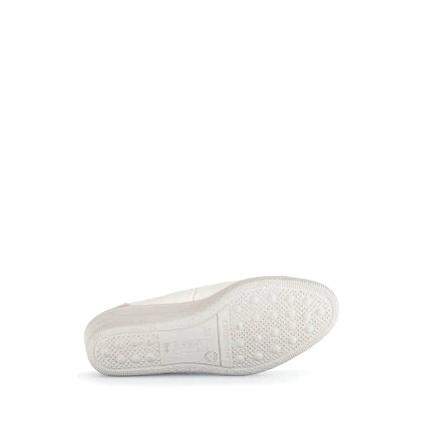 Gabor Petunia Ladies Ivory Leather Slip-On Shoes, comfortable casual footwear with a rubber sole, size 86.042.53.