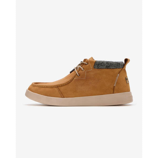 Kickback Hoogah men's tan waxed leather chukka ankle boot, side view.