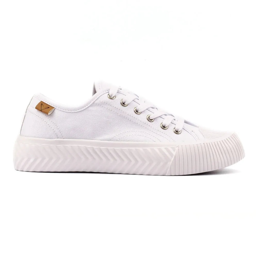 Lunar DLA009 Jayne III women’s white lace-up sneakers with chunky textured sole and minimalist design.