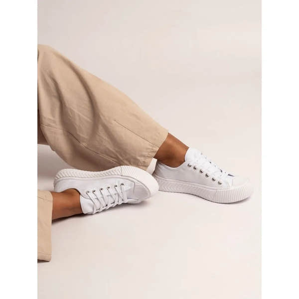 Lunar DLA009 Jayne III Women's White Lace-Up Trainers with chunky soles and casual style.