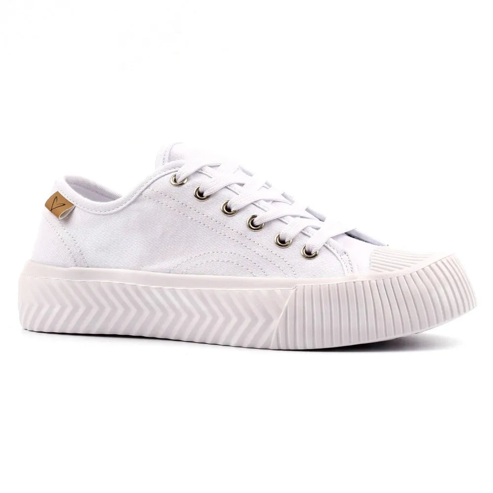Lunar DLA009 Jayne III women's white lace-up trainers with textured sole and silver eyelets, casual sneaker style.
