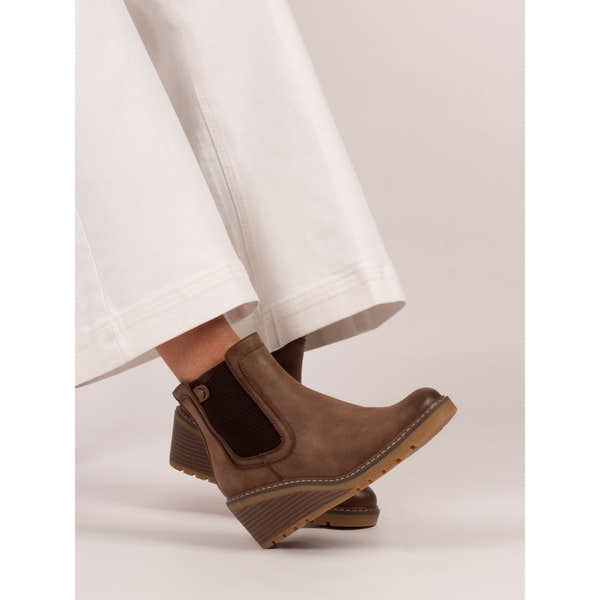 Lunar GLC014 Connie Ladies Brown Side Zip Ankle Boots, stylish leather footwear with chunky heel and side zipper detail.