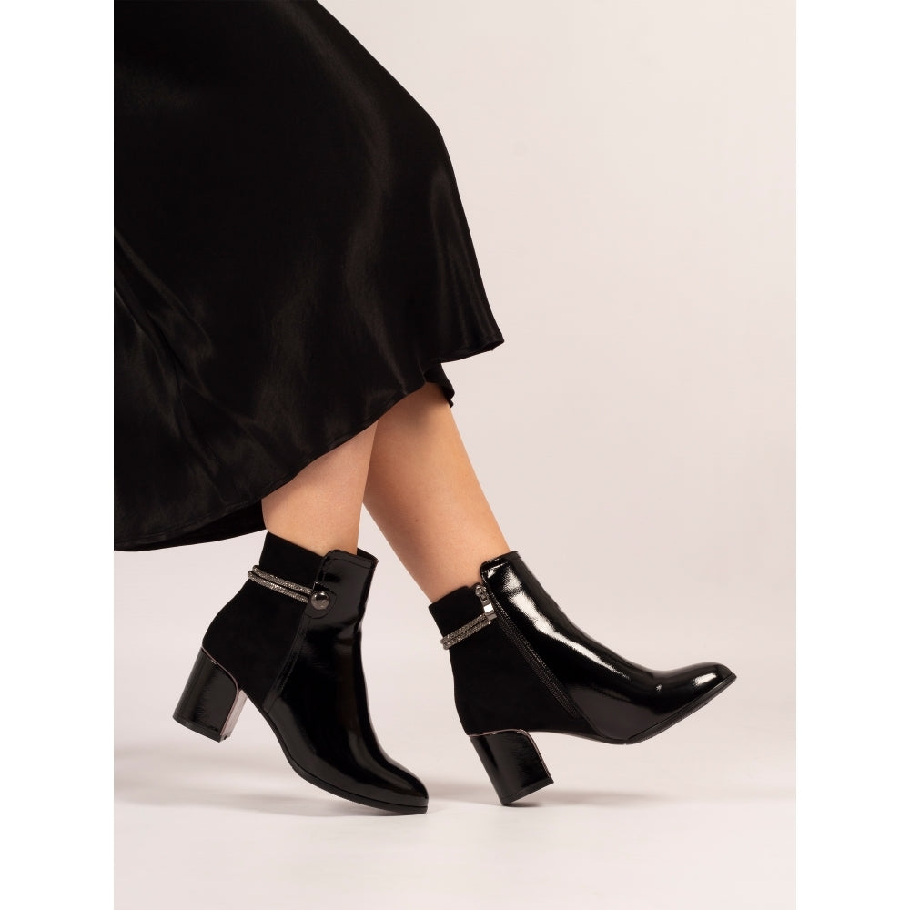 Lunar GLR107 Lily Ladies Black Side Zip Ankle Boots with Chunky Heel and Decorative Zipper Detail.