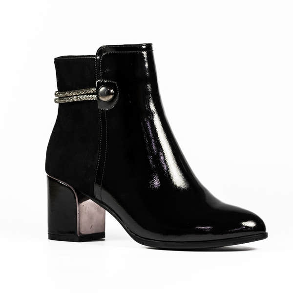 Lunar GLR107 Lily Ladies Black Side Zip Ankle Boots with shiny leather finish and block heel.