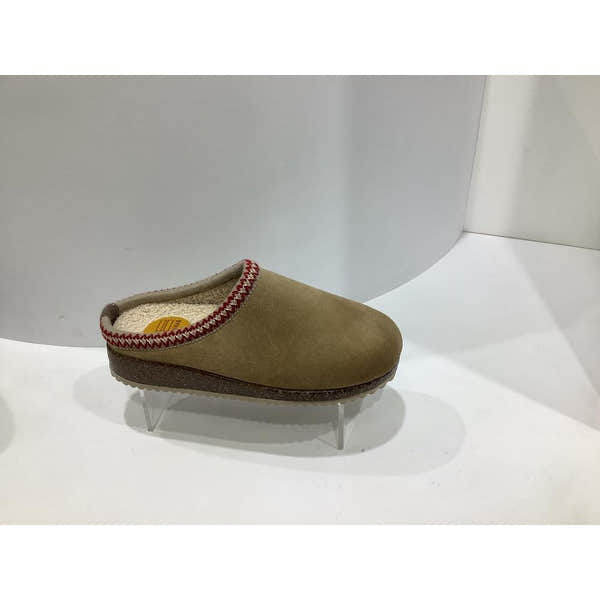 Nordikas 2247 ladies Spanish suede slip-on mule with beige and red trim, cushioned interior, and comfortable slip-on design.