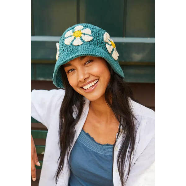 Pachamama Daisy Cotton Bucket Hat Teal-elevate your sole