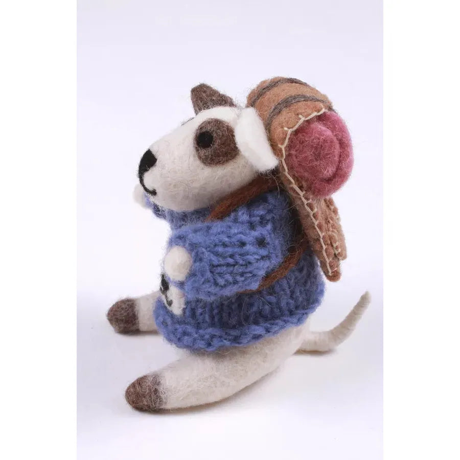 Felted mouse figurine named Pachamama Joanna on a journey with a backpack and scarf, handmade needle-felted art, cute and detailed.