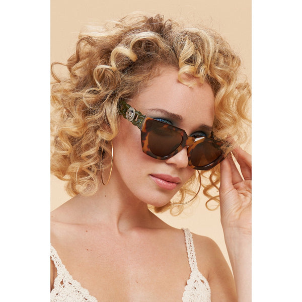 Powder Zelia Luxe Sunglassses - Tortoiseshell/Olive-elevate your sole