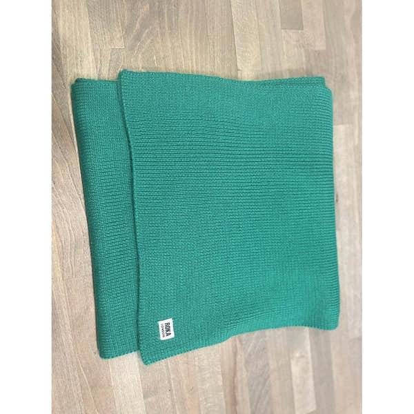 ROKA London Hyde Emerald scarf, textured knit fabric, stylish and soft, vibrant green color, perfect for accessories.