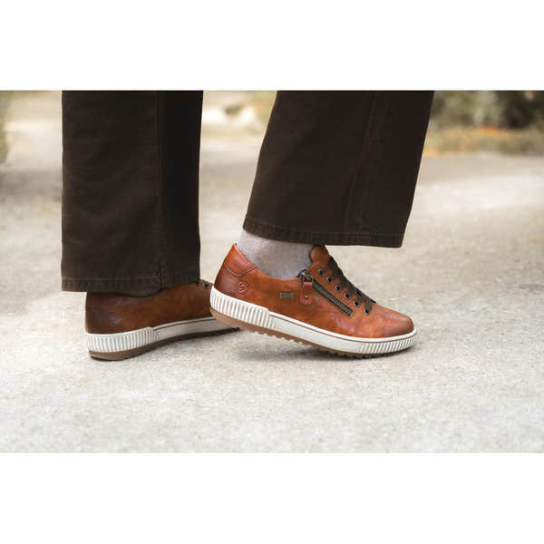 Remonte D0700-22 women's wide brown leather water-resistant shoes with zip & lace fastening, casual slip-on sneakers.