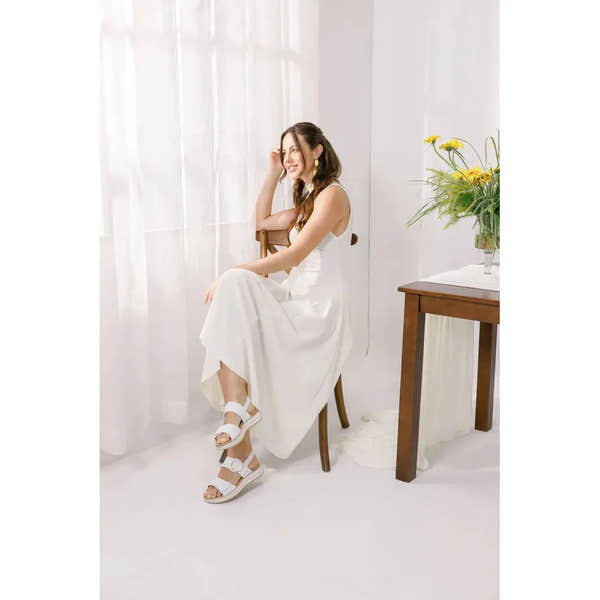Remonte D1J63-80 women's white leather sandals with touch fastening, stylish and comfortable footwear ideal for summer.