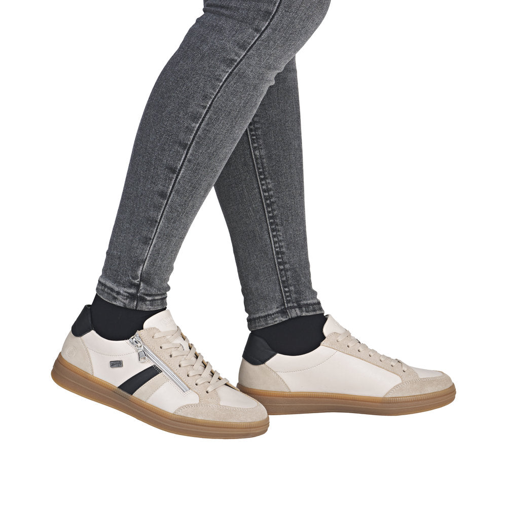 Remonte D2C04-62 women's wide nude leather water-resistant trainers with zip and lace-up closure, low-top style.