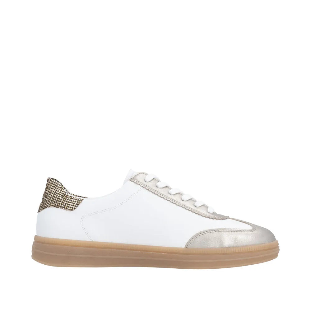 White and leopard lace-up trainers with metallic details and a cushioned gum sole for comfort. Stylish and sporty design.
