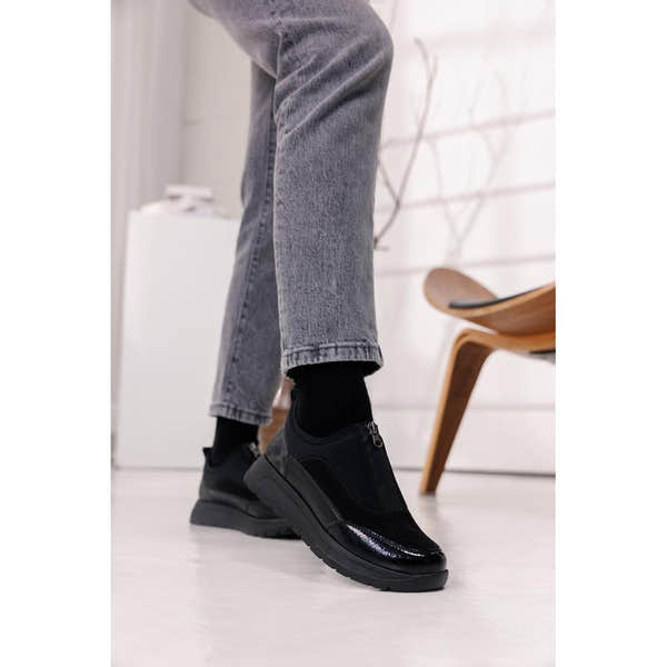Remonte D2V01-04 women's wide black vegan textile front zip shoes, chunky sole, casual style, interior scene.