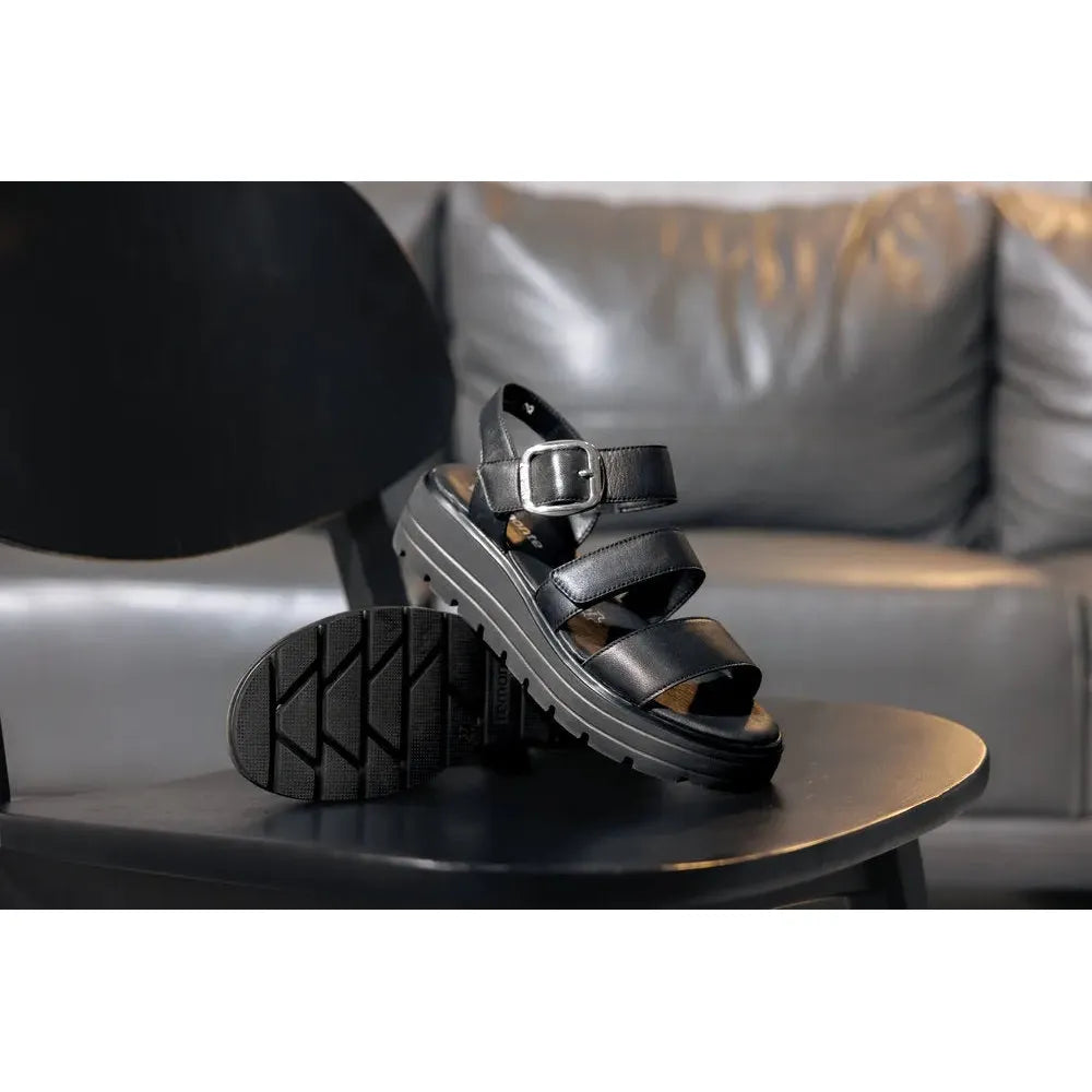 Remonte D3N50-00 women's black leather touch fastening sandals with adjustable straps and chunky sole.