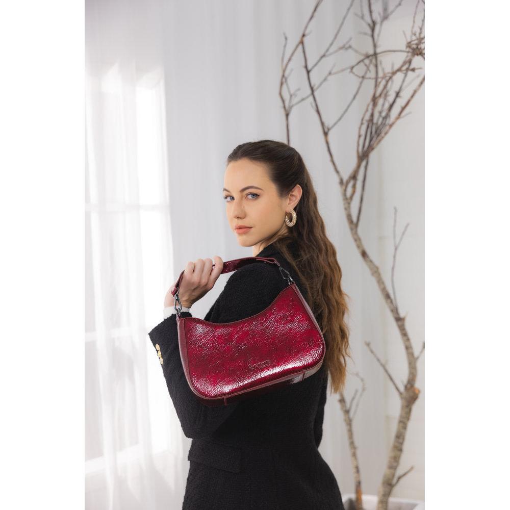 Remonte Q0721-33 red leather handbag with zip closure, stylish accessory for women.