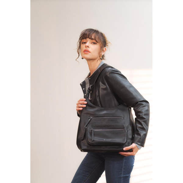 Remonte Q0725-00 black leather handbag with zip closures and adjustable strap, stylish accessory for women.
