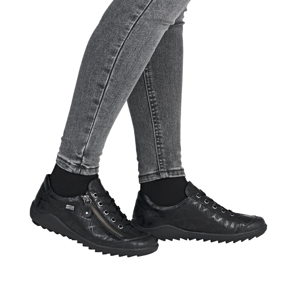 Remonte R1402-00 women's black water-resistant zip and lace shoes with wide fit, slip-resistant sole, and stylish textured finish.