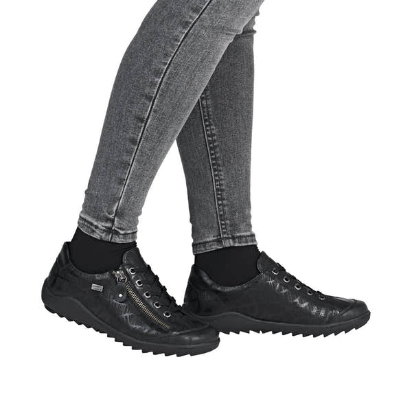 Remonte R1402-00 women's black water-resistant zip and lace shoes with wide fit, slip-resistant sole, and stylish textured finish.