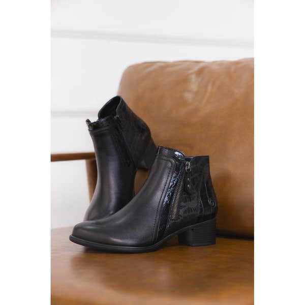 Remonte R5172-00 women's black ankle boots with side zipper, block heel, and lace-up detail, stylish closed-toe footwear.