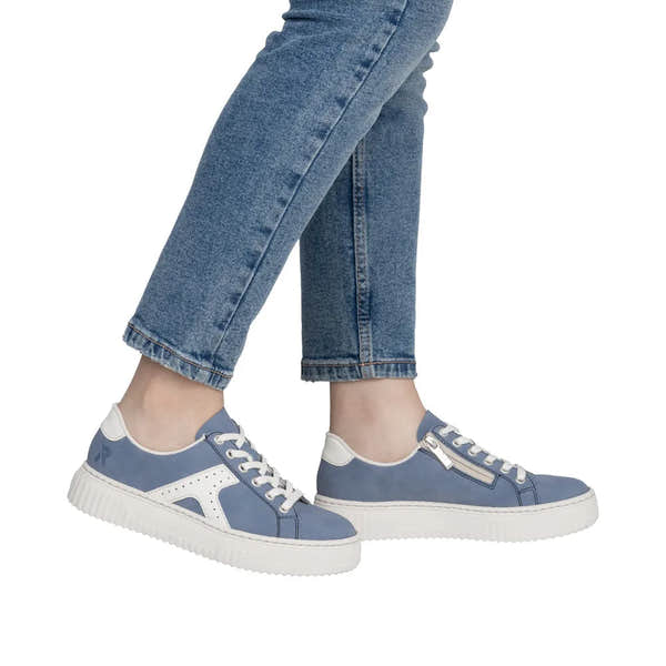 Light blue and off-white women's trainers with zip and lace-up closure, made of synthetic material with a textured white sole.