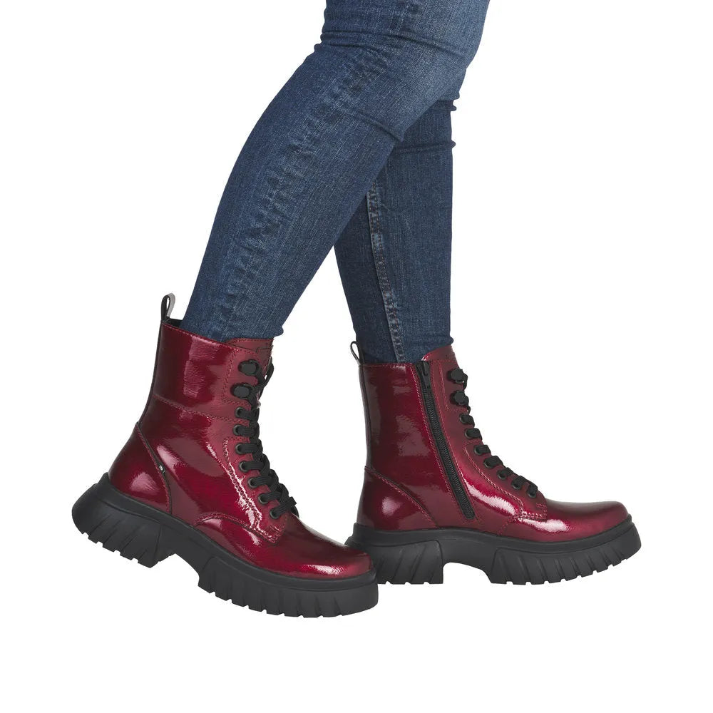 Rieker W1870-35 Damen rote Lackleder Lederstiefel mit Reißverschluss und Schnürung, chunky Gummisohle, trendy Fashion-Boots.