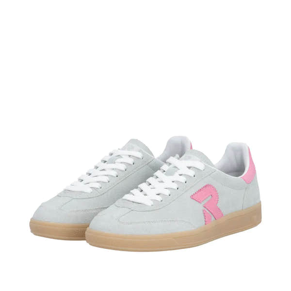 White suede lace-up trainers with pink accents, beige rubber soles, and a casual, sporty style.
