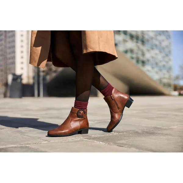 Rieker Y0797-24 women's brown leather ankle boots with side zipper, stylish and comfortable footwear for casual wear.