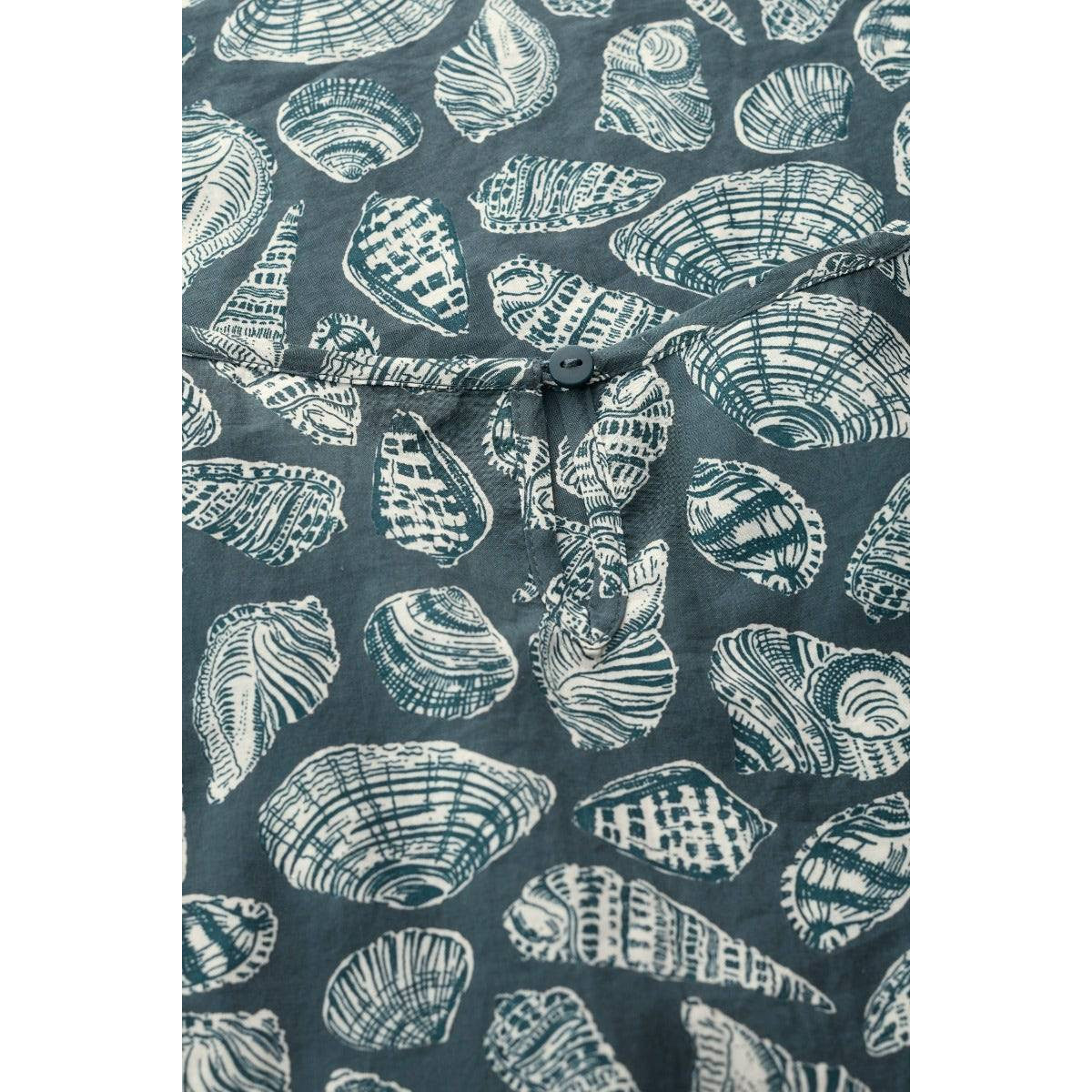 Seasalt Garden Gate Top II Pocket Shells Pool-elevate your sole