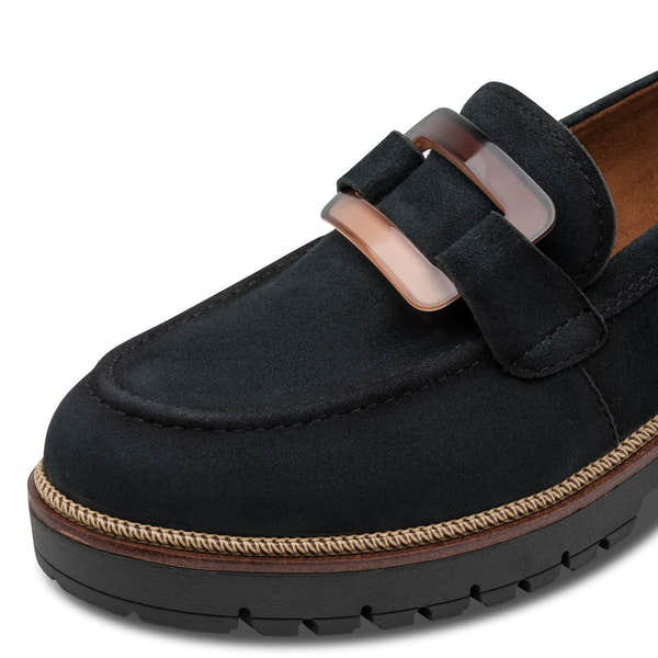 Close-up of the navy Tamaris loafer showing the suede texture, stitching and loafer trim.
