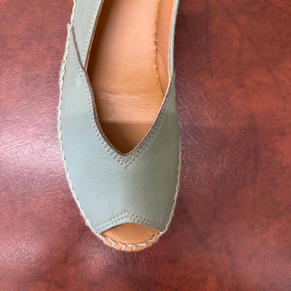 Toni Pons Bernia P women's mint leather pull-on sandal with open toe and stitched edge detail.