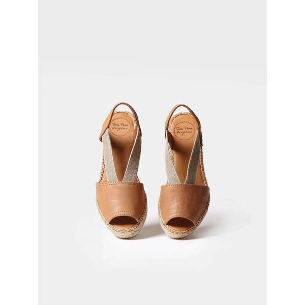 Toni Pons Etna Ladies Spanish tan leather pull-on espadrille sandals with open toes and elastic straps.