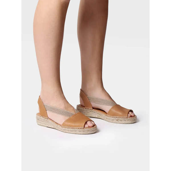 Toni Pons Etna women's Spanish tan leather slip-on espadrille sandals with elastic strap and jute sole.